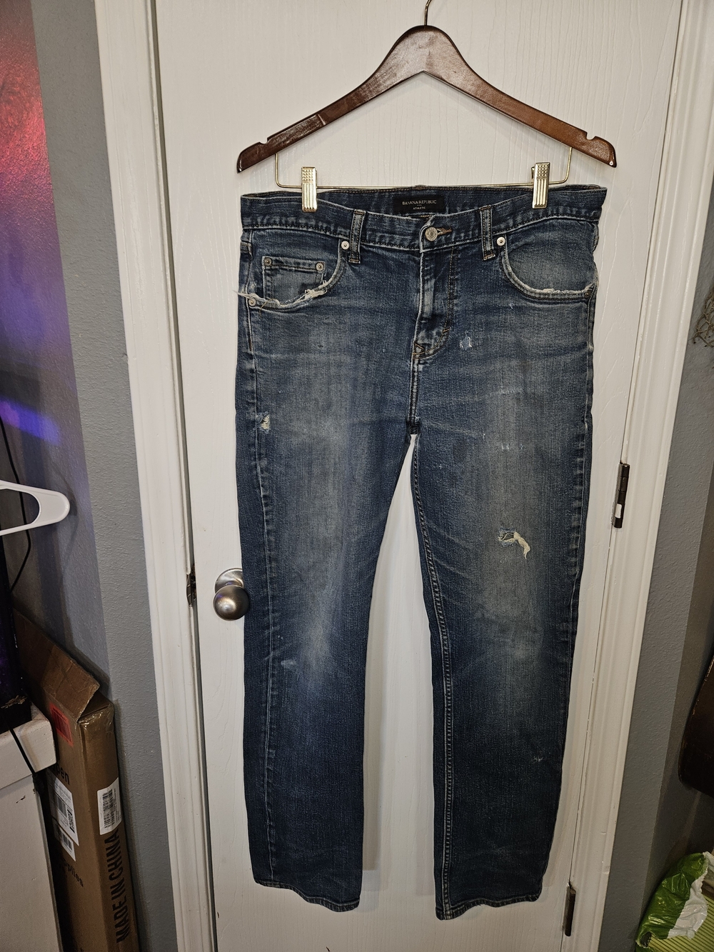 Banana Republic Men’s Straight Jeans in Dark Blue Wash